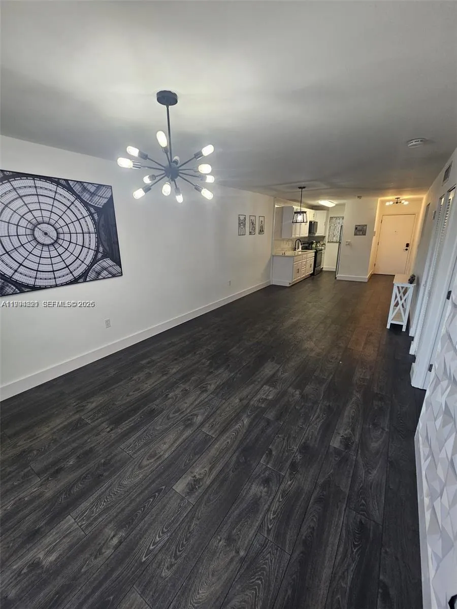 Foto de propiedad en 6055 W 19th 209, Hialeah, FL 33012 Hialeah con MLS# 