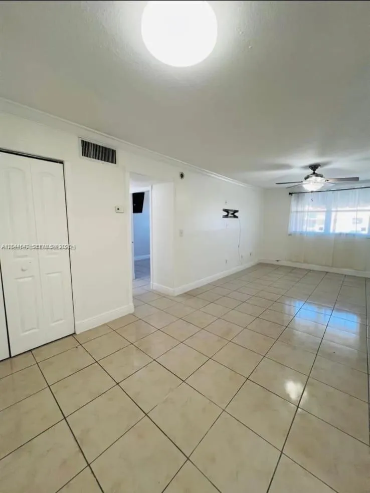 En Venta 606 W 81st Street 224, Hialeah, FL 33014, Hialeah, FL 33014