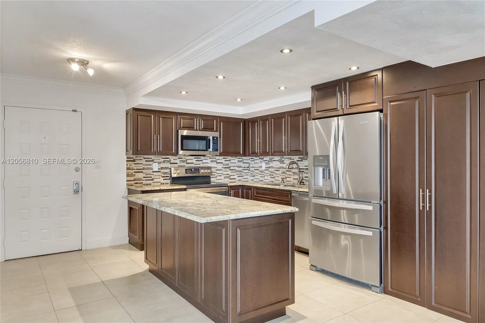 Foto de propiedad en 6061 Collins Avenue 15D, Miami Beach, FL 33140 Miami Beach con MLS# 