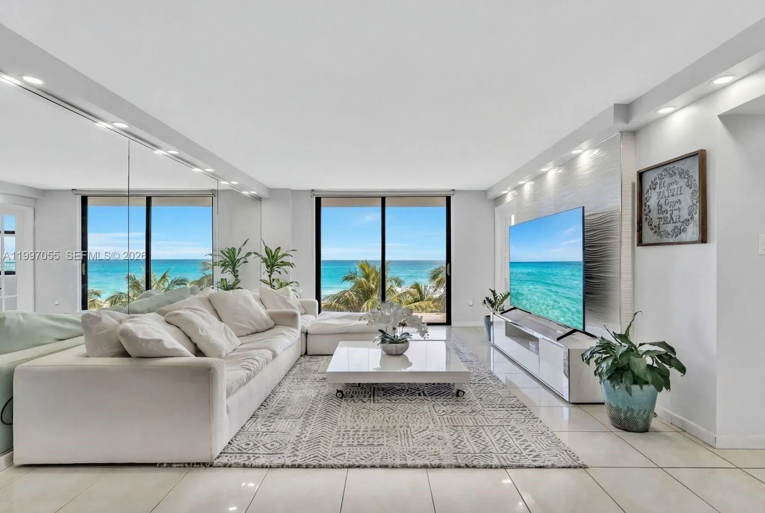 Foto de propiedad en 6061 Collins Avenue 5F, Miami Beach, FL 33140 Miami Beach con MLS# 