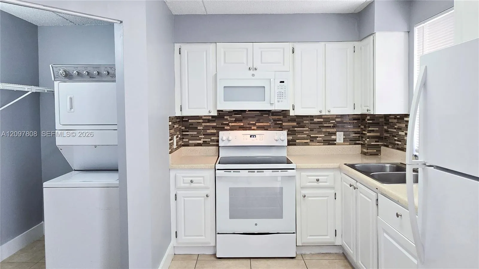 En Renta 6065 NW 186th Street 207, Hialeah, FL 33015, Hialeah, FL 33015