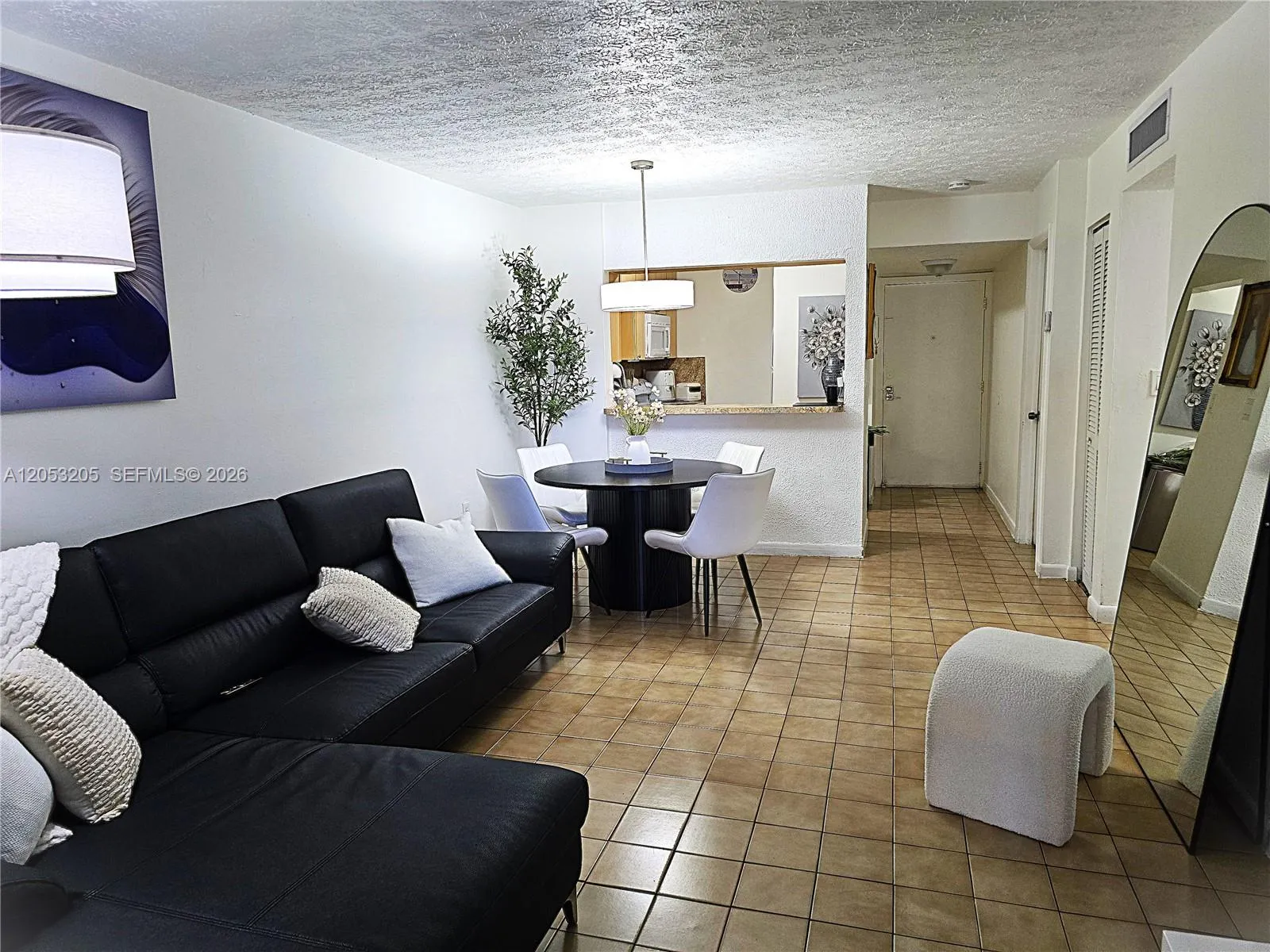 Vendido 6070 W 18th Avenue 306, Hialeah, FL 33012, Hialeah, FL 33012