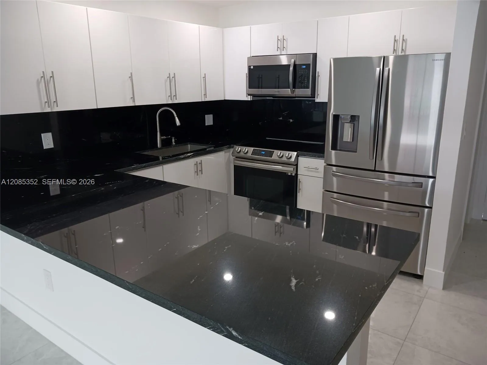 En Renta 6070 W 19th Avenue 316, Hialeah, FL 33012, Hialeah, FL 33012