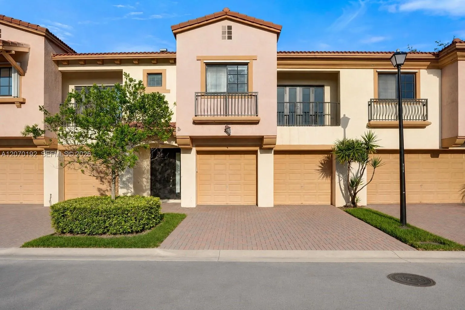 Foto de propiedad en 6079 Grand Cypress Circle W, Coconut Creek, FL 33073 Coconut Creek con MLS# 