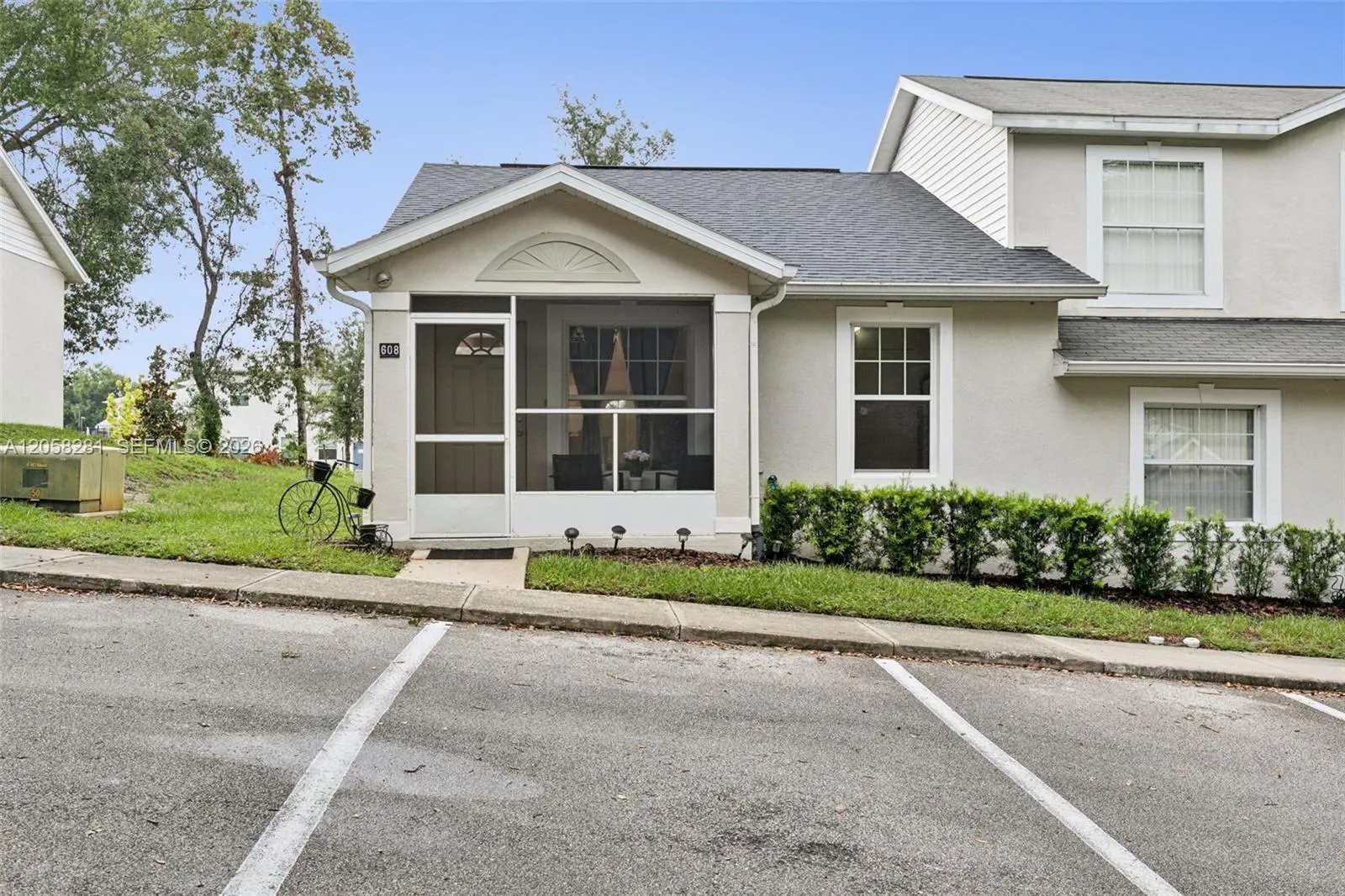 Foto de propiedad en 608 S Grand Highway, Clermont, FL 34711 Clermont con MLS# 