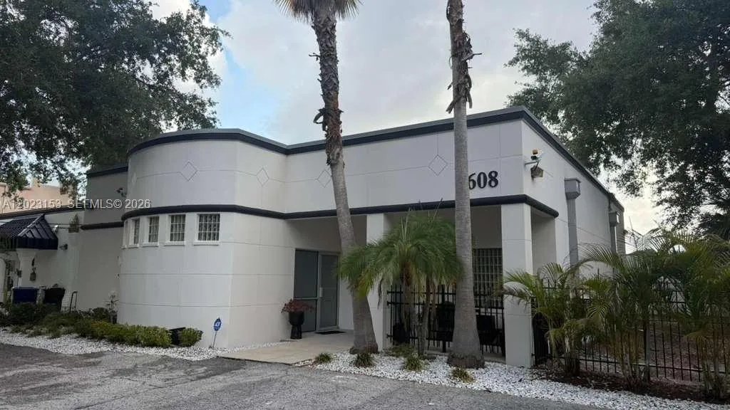 Foto de propiedad en 608 S Tampania, FL 33609  con MLS# 