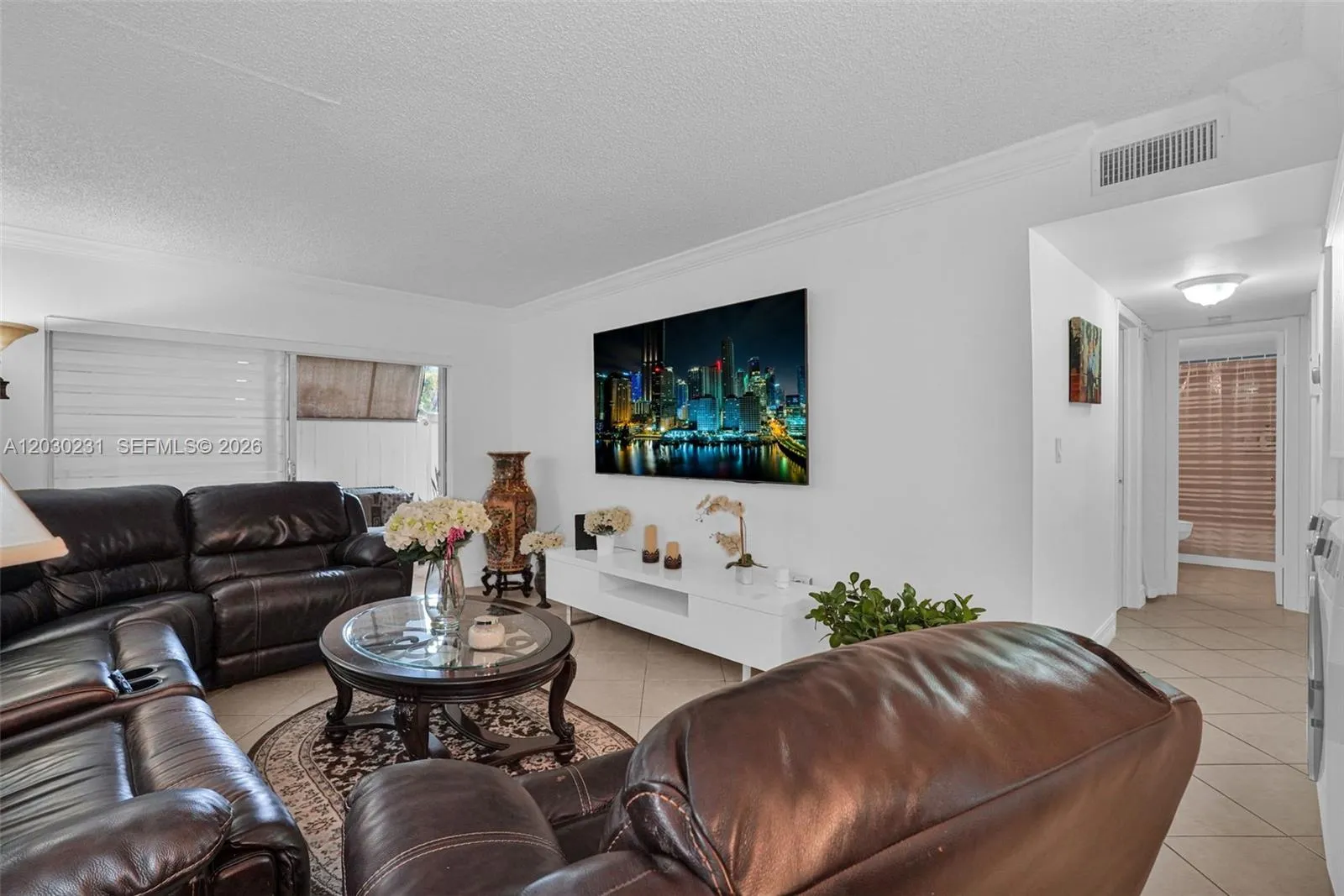 Vendido 6095 W 18th Avenue S107, Hialeah, FL 33012, Hialeah, FL 33012