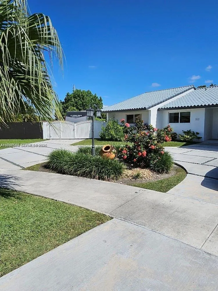 Foto de propiedad en 61 NW 132nd Place 0, Miami, FL 33182 Miami con MLS# 