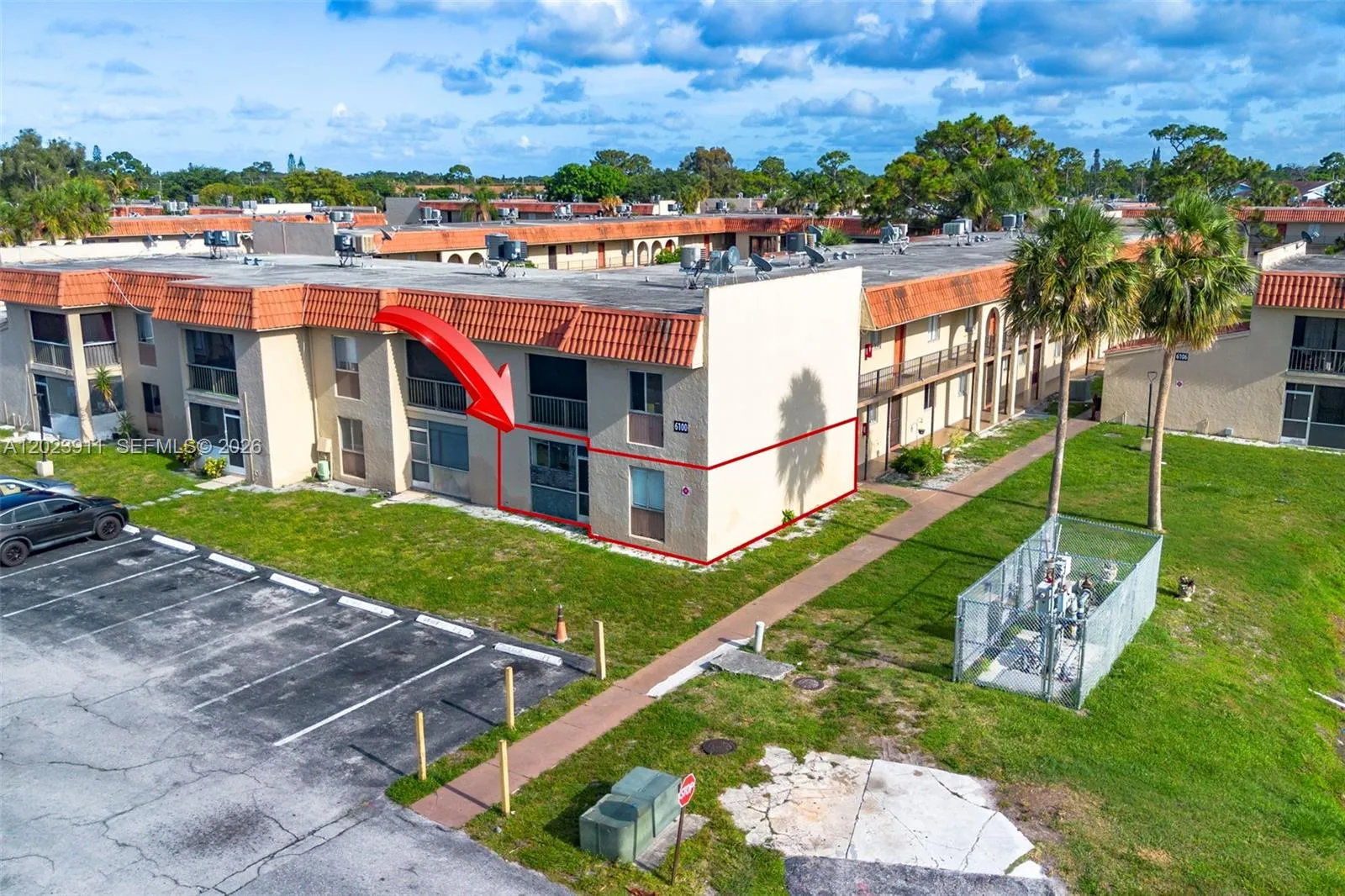 Foto de propiedad en 6100 Forest Hill Boulevard 107, West Palm Beach, FL 33415 West Palm Beach con MLS# 