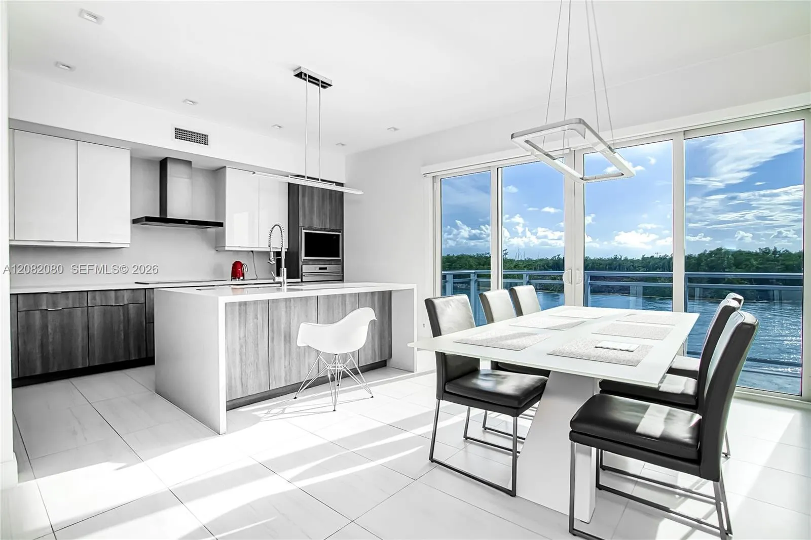 Foto de propiedad en 6100 N Ocean Drive 2N, Hollywood, FL 33019 Hollywood con MLS# 
