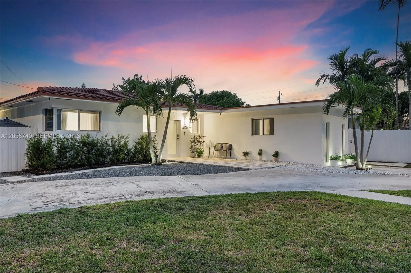 En Venta 6100 NW 2nd Street, Miami, FL 33126, Miami, FL 33126