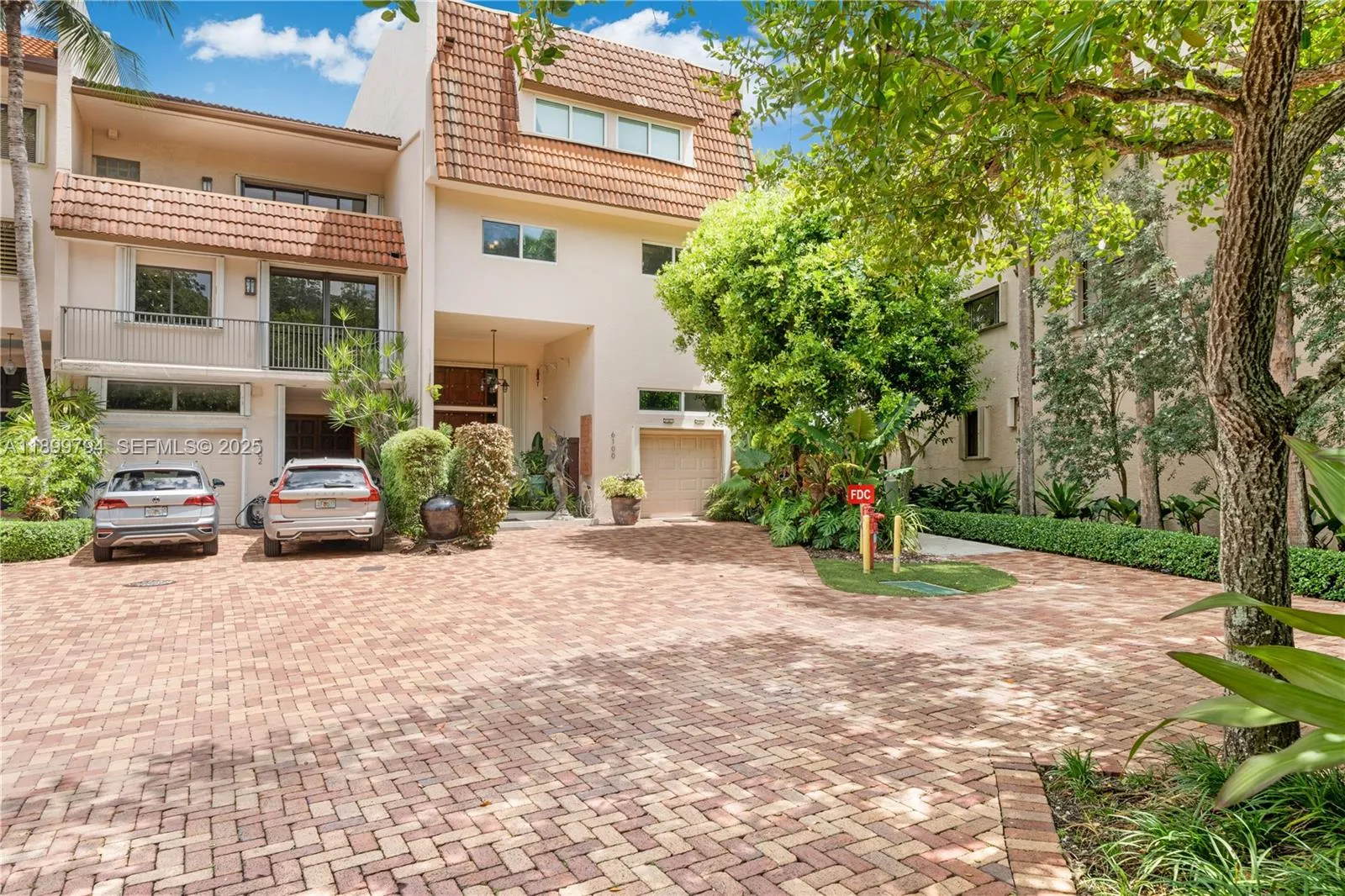Foto de propiedad en 6100 Paradise Point Drive, Palmetto Bay, FL 33157 Palmetto Bay con MLS# 