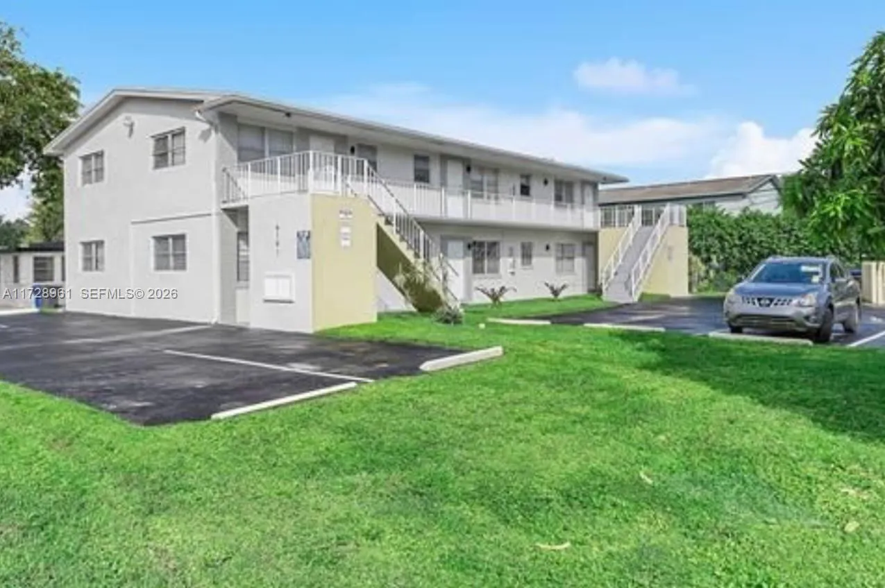 Foto de propiedad en 6101 Garfield Street, Hollywood, FL 33024 Hollywood con MLS# 