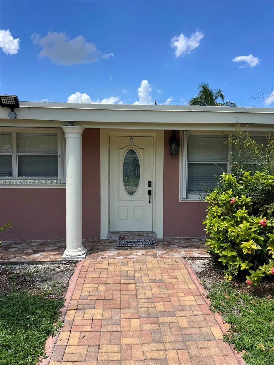 Foto de propiedad en 6101 Rodman Street 2, Hollywood, FL 33023 Hollywood con MLS# 