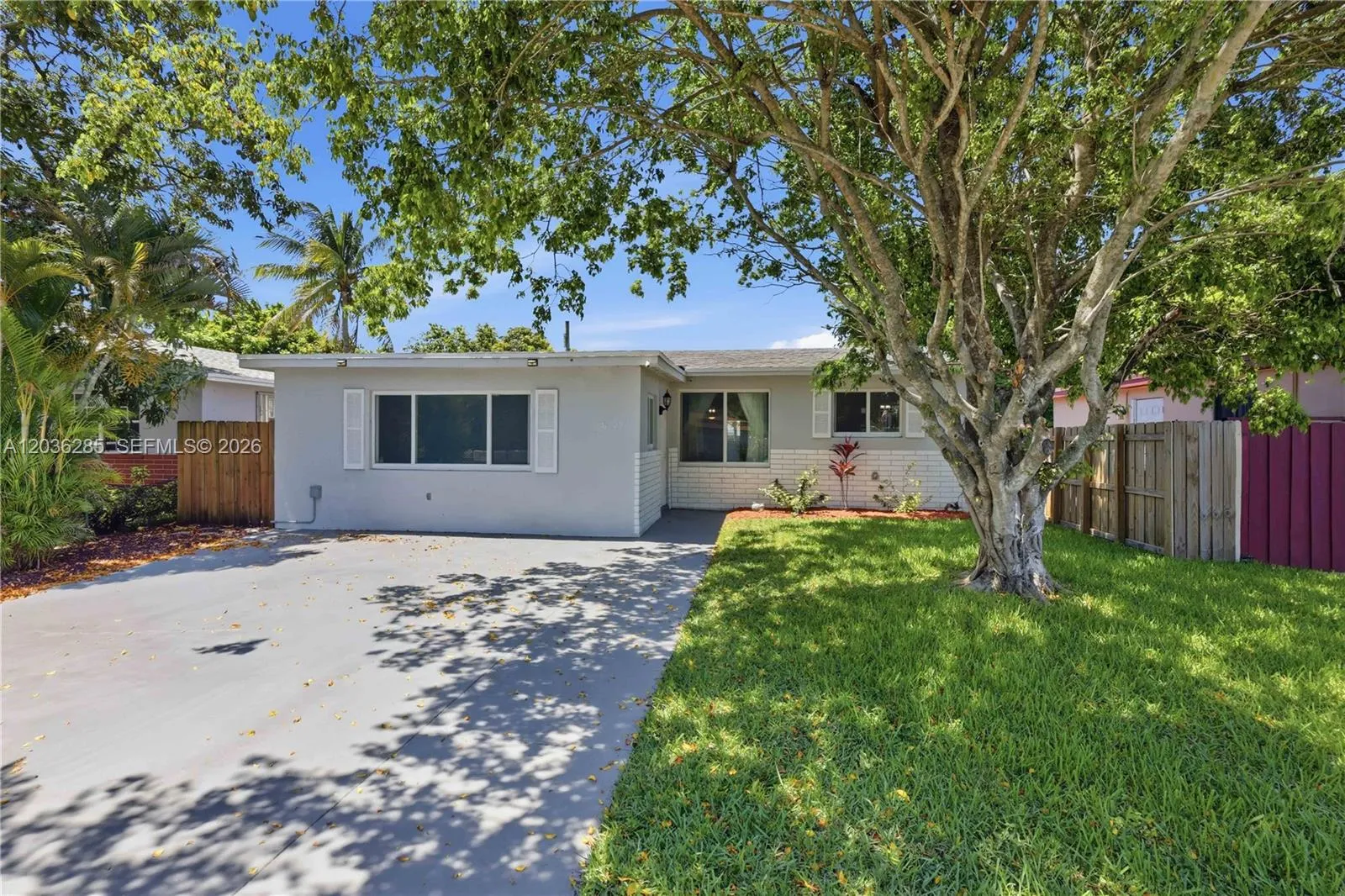 Foto de propiedad en 6105 Fletcher Street, Hollywood, FL 33023 Hollywood con MLS# 