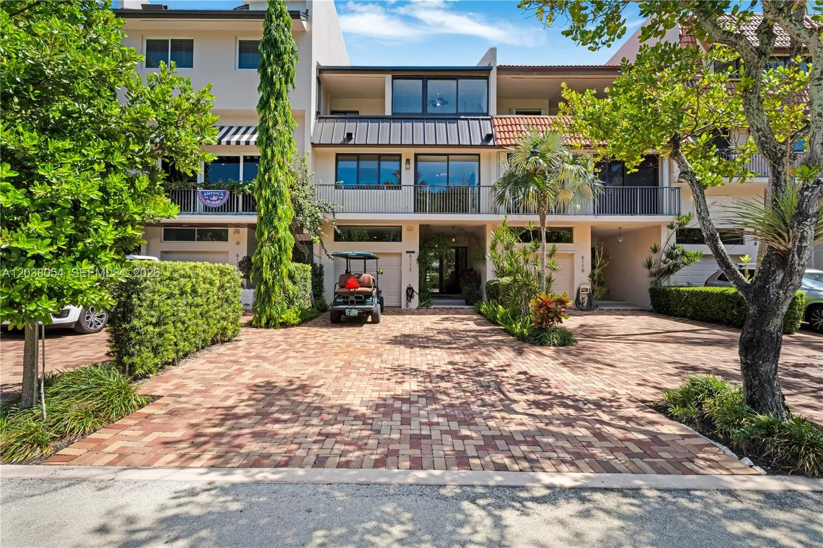 Foto de propiedad en 6112 Paradise Point Drive, Palmetto Bay, FL 33157 Palmetto Bay con MLS# 
