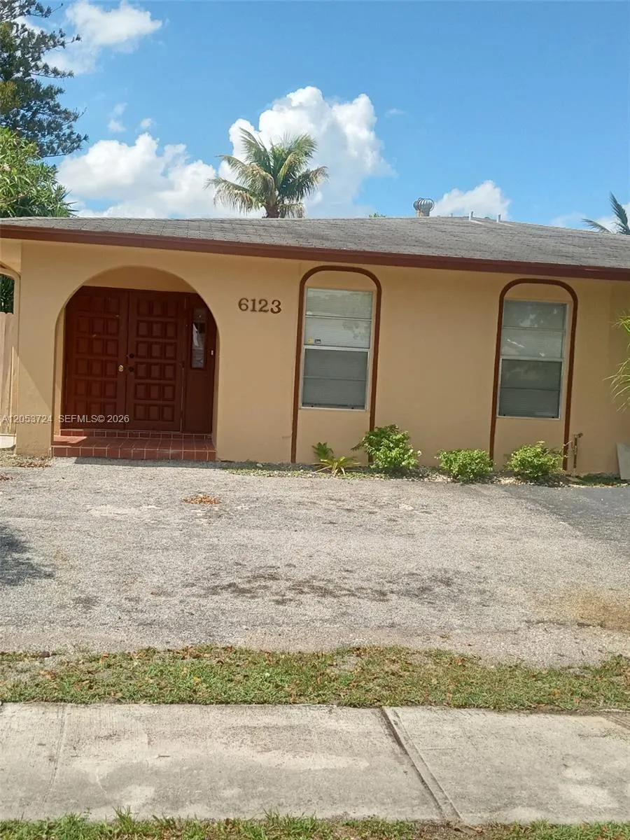 Foto de propiedad en 6123 SW 4th Place, Margate, FL 33068 Margate con MLS# 