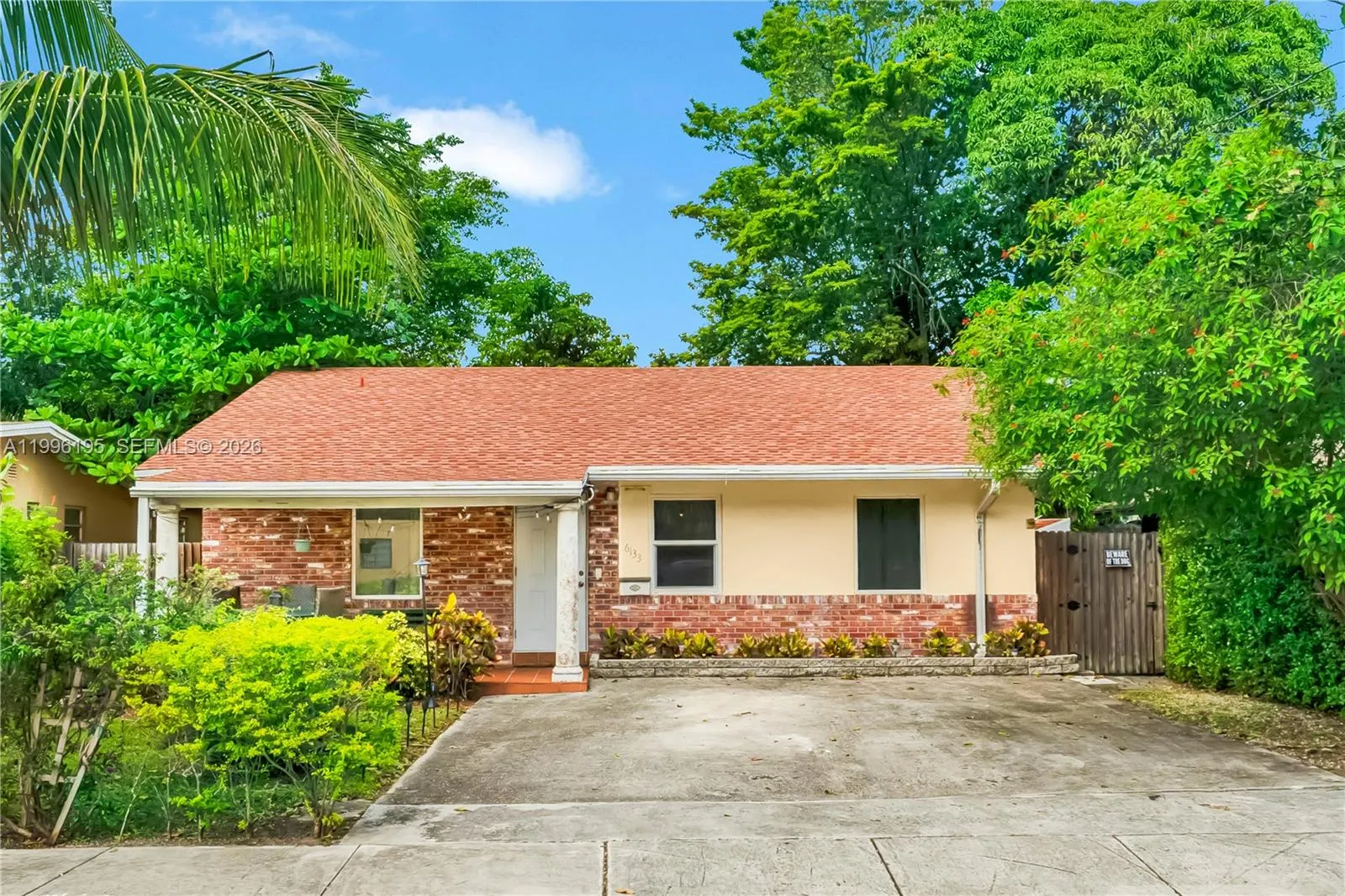 Foto de propiedad en 6133 SW 62nd Terrace, South Miami, FL 33143 South Miami con MLS# 
