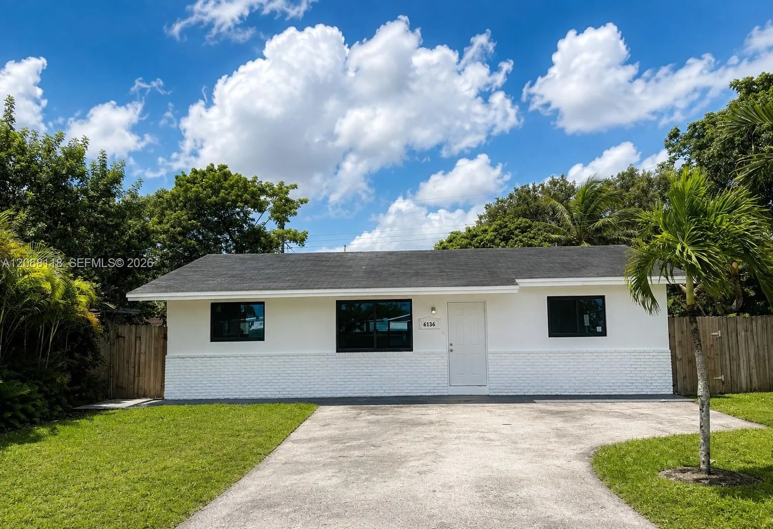 Foto de propiedad en 6136 SW 20th Street, Miramar, FL 33023 Miramar con MLS# 