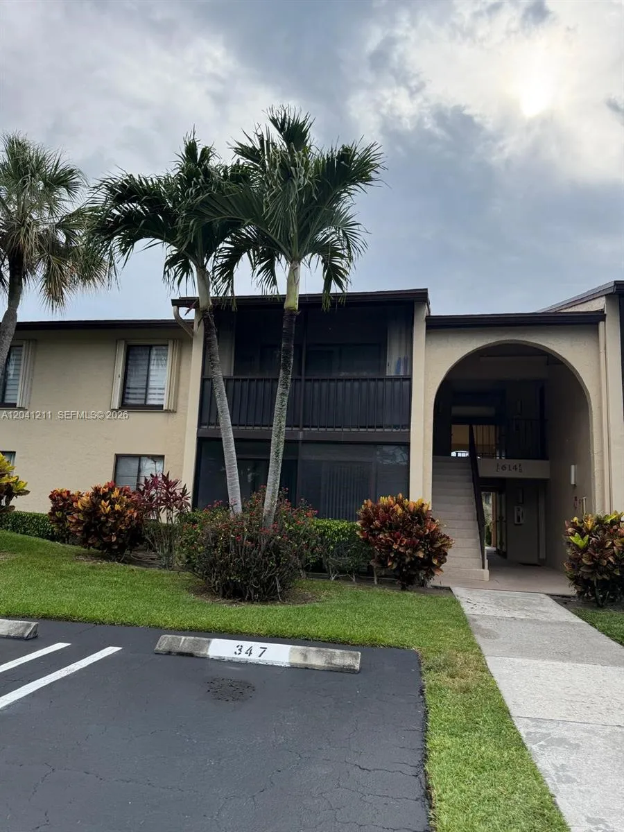 Foto de propiedad en 614 Sea Pine Way C1, Greenacres, FL 33415 Greenacres con MLS# 