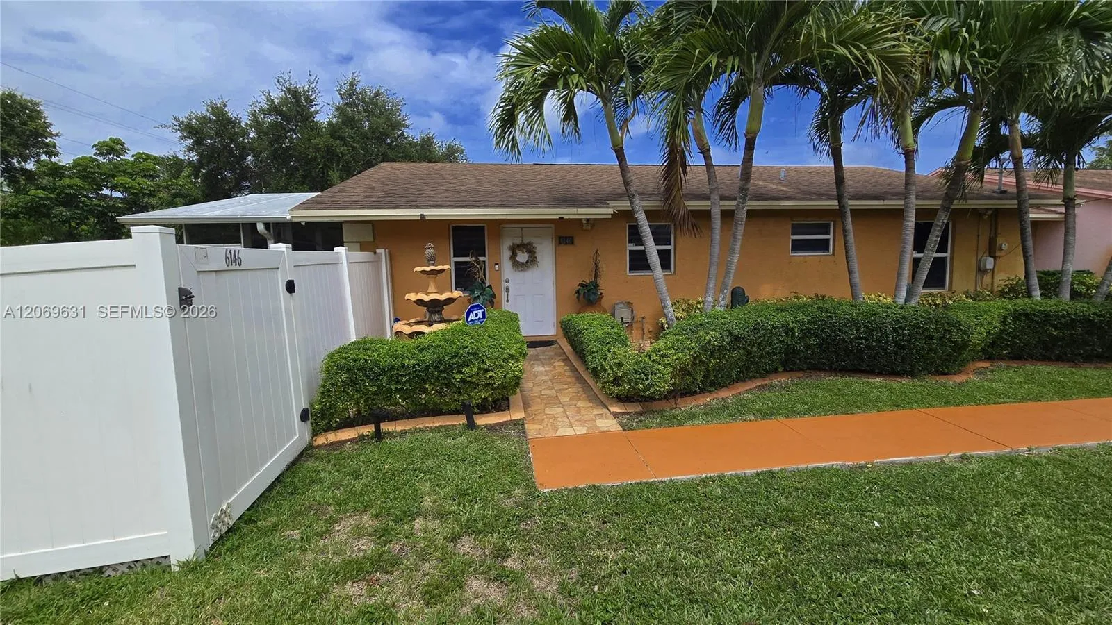 Foto de propiedad en 6146 SW 25th Street, Miramar, FL 33023 Miramar con MLS# 