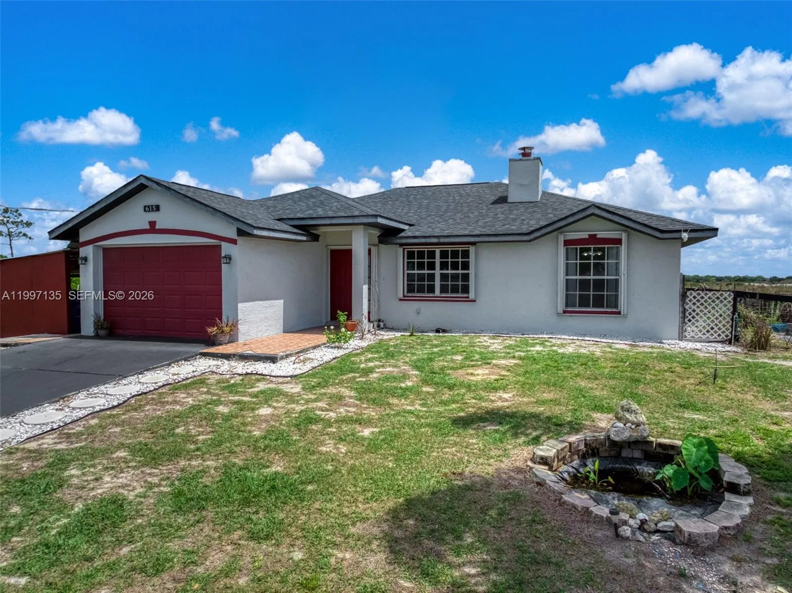 Foto de propiedad en 615 Graham Dairy Road, FL 33960  con MLS# 
