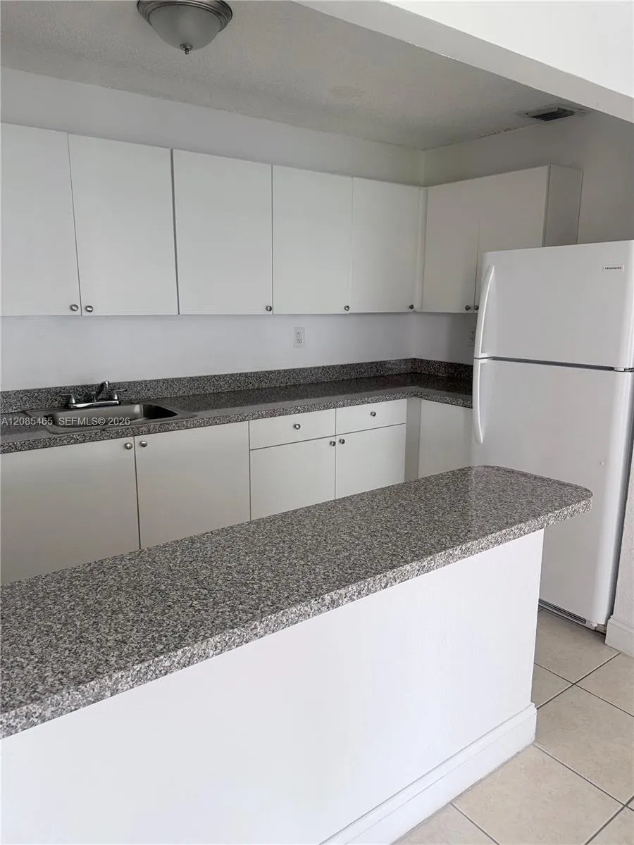 En Renta 615 NW 177th Street 207, Miami Gardens, FL 33169, Miami Gardens, FL 33169