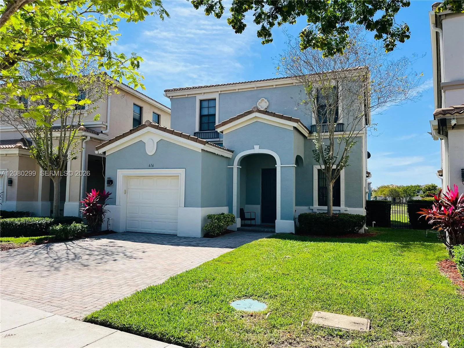 Foto de propiedad en 616 NE 193rd Street, Miami, FL 33179 Miami con MLS# 