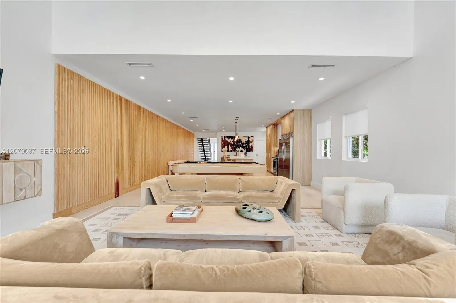 Foto de propiedad en 617 NE 14th Avenue, Fort Lauderdale, FL 33304 Fort Lauderdale con MLS# 
