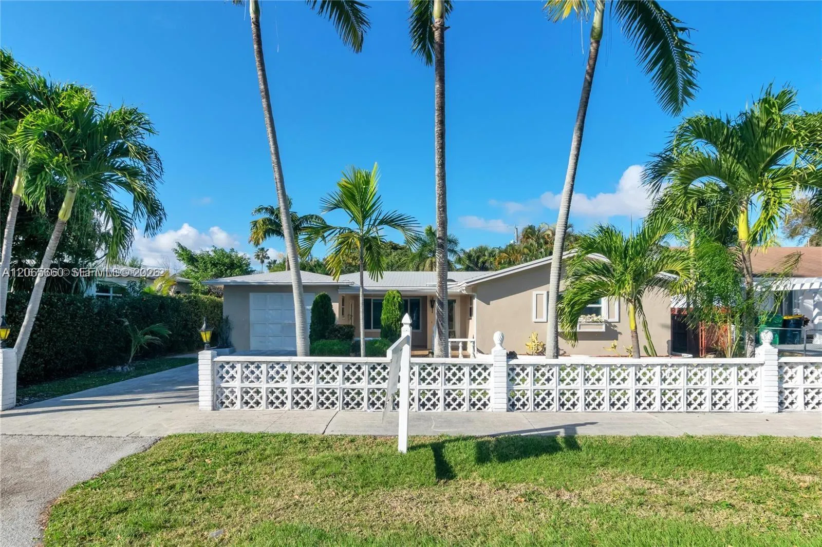 Foto de propiedad en 617 NE 2nd Place, Dania Beach, FL 33004 Dania Beach con MLS# 