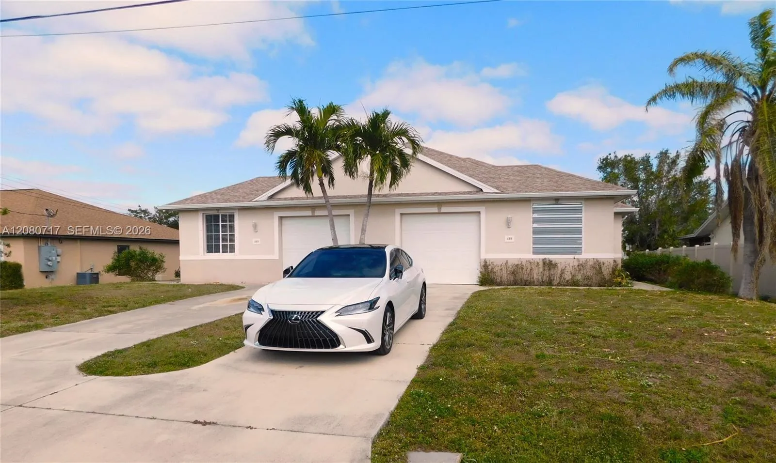 Foto de propiedad en 617 SE 7 Street A, Cape Coral, FL 33990 Cape Coral con MLS# 