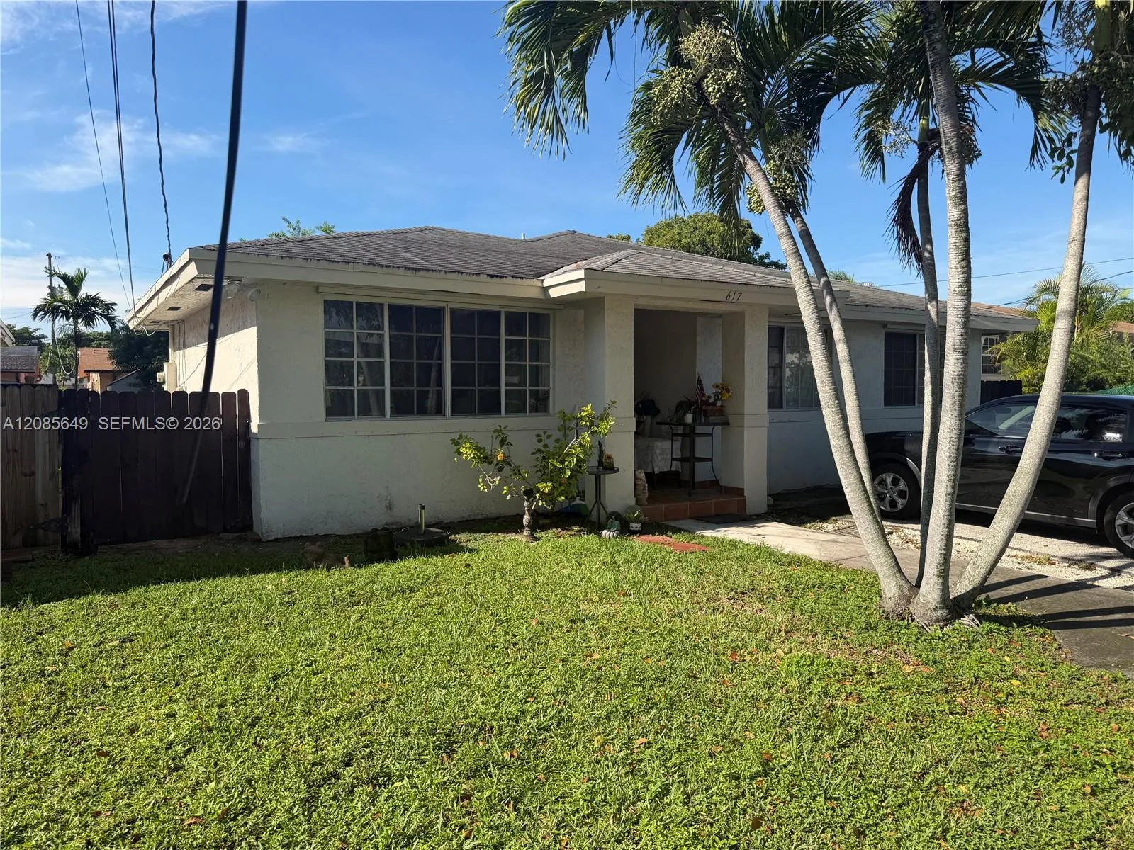 Foto de propiedad en 617 SW 1st Street, Hallandale Beach, FL 33009 Hallandale Beach con MLS# 