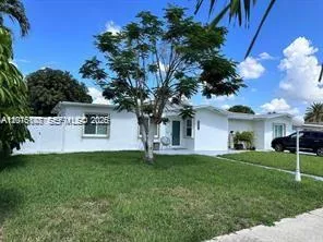 Foto de propiedad en 6174 W 14th Court 1, Hialeah, FL 33012 Hialeah con MLS# 