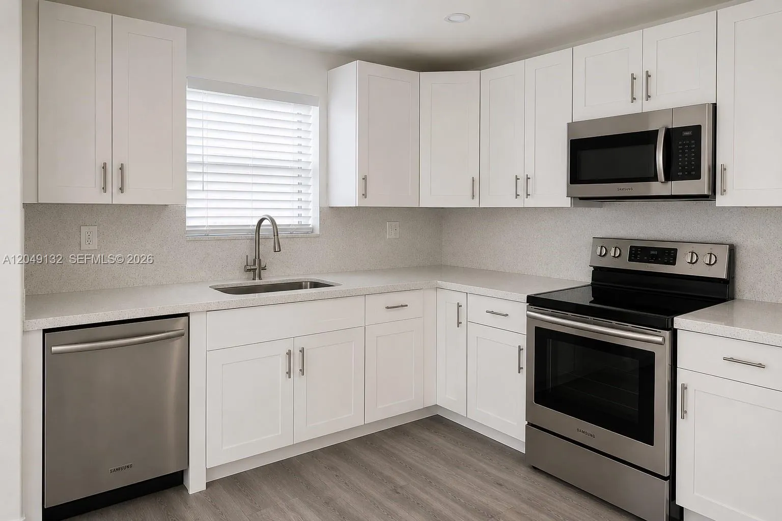 Foto de propiedad en 6175 W 20th Avenue 306, Hialeah, FL 33012 Hialeah con MLS# 