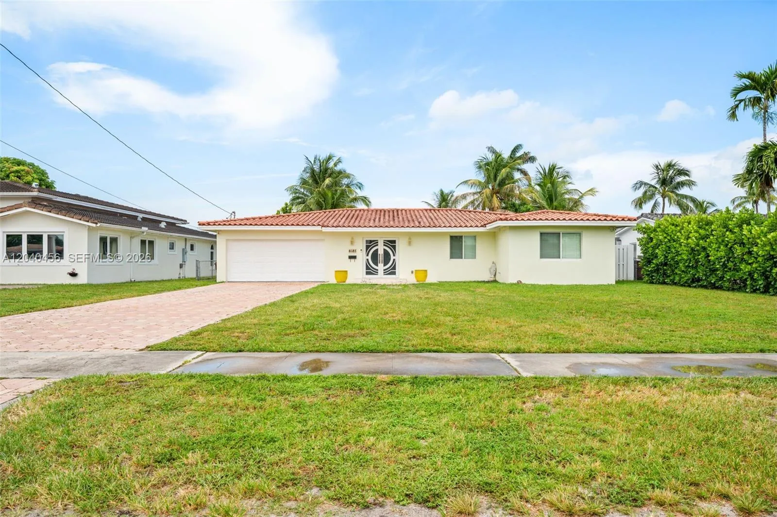 En Venta 6185 W 10th Avenue, Hialeah, FL 33012, Hialeah, FL 33012