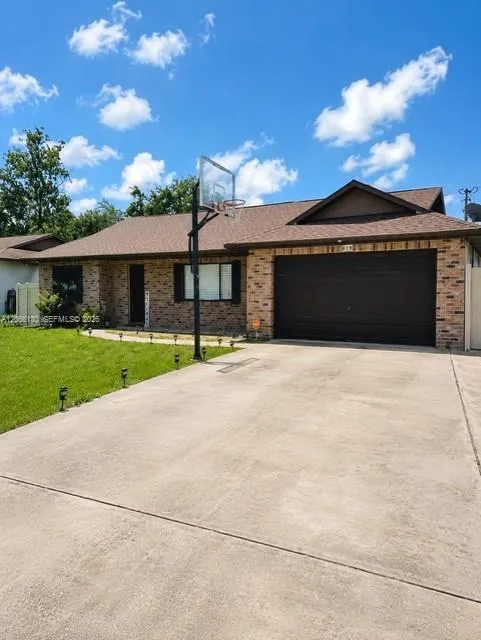 En Venta 619 N Firwood Drive, Deltona, FL 32725, Deltona, FL 32725
