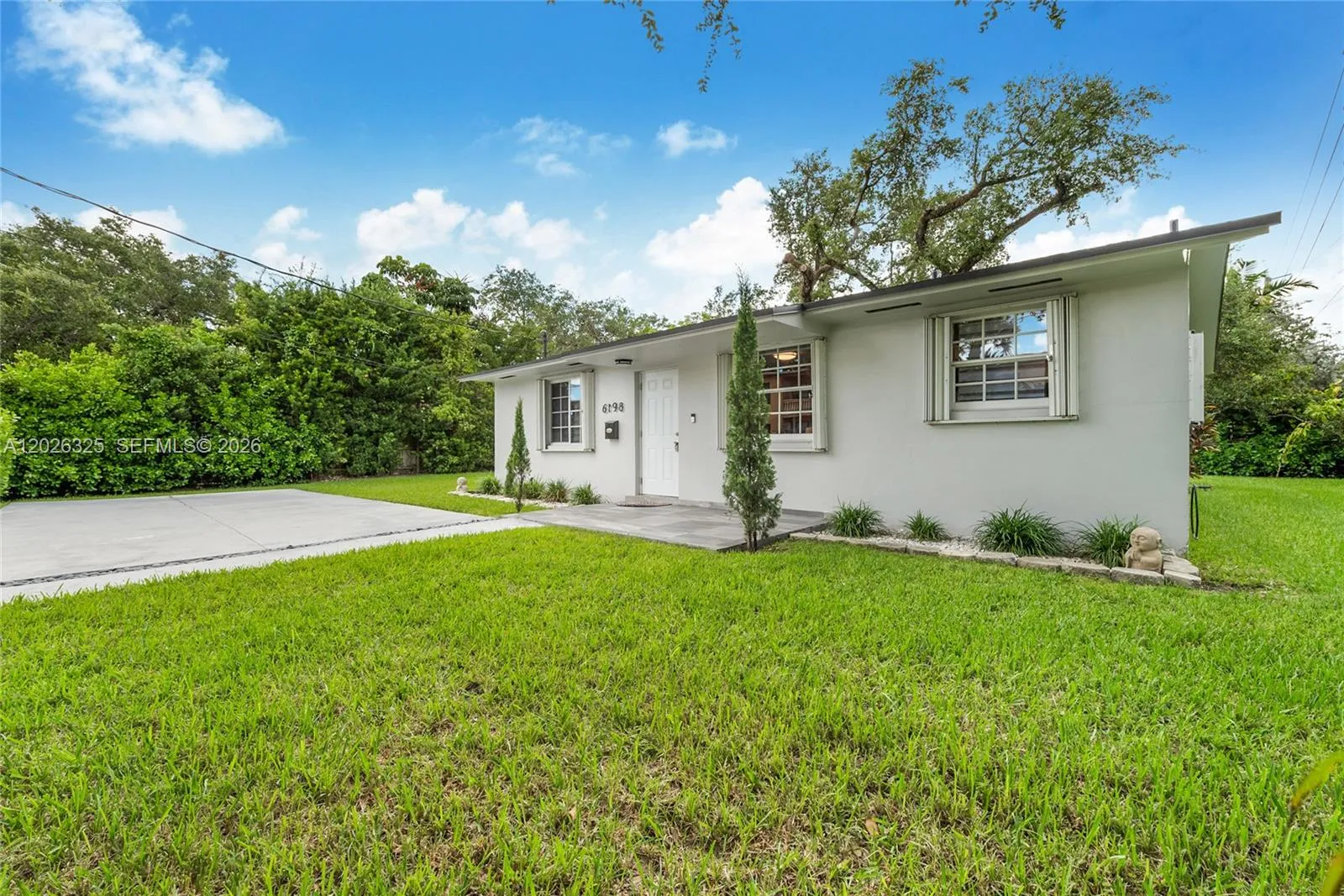 Foto de propiedad en 6198 SW 63rd Street, South Miami, FL 33143 South Miami con MLS# 