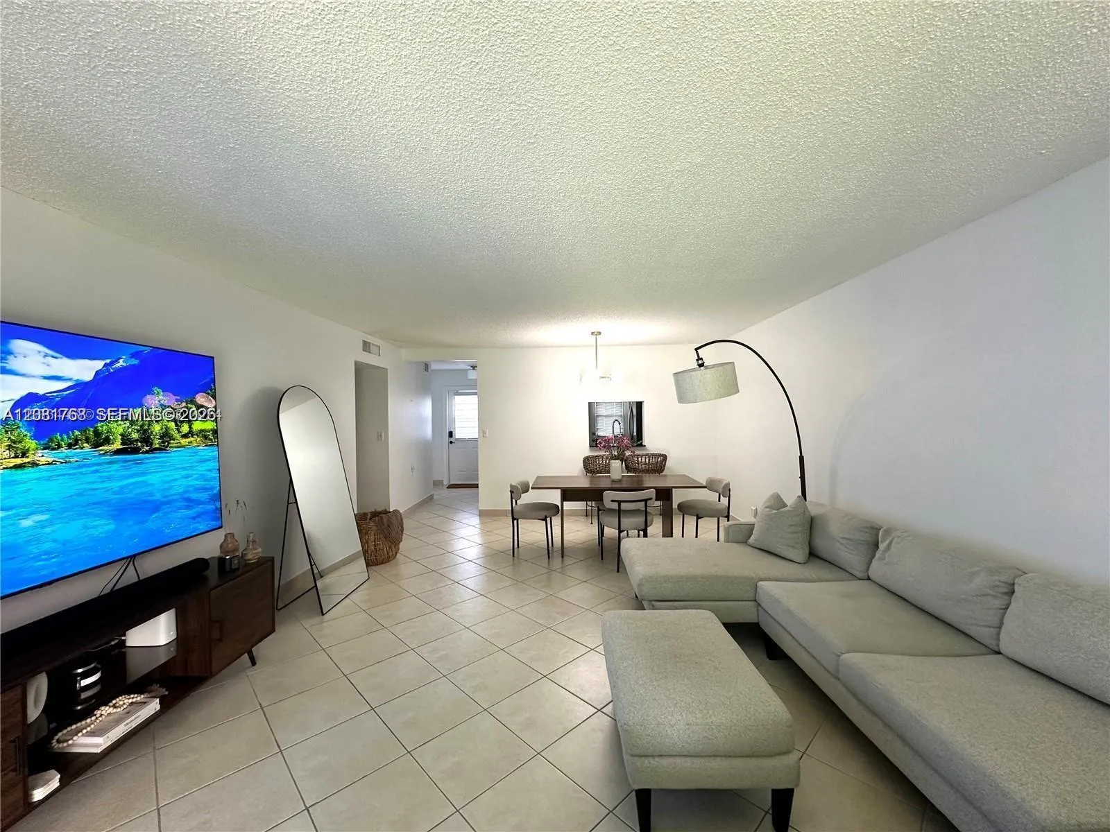 En Renta 620 NE 12th Avenue 102, Hallandale Beach, FL 33009, Hallandale Beach, FL 33009