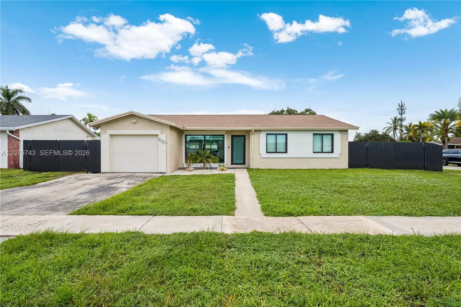 Foto de propiedad en 620 NW 98th Avenue, Pembroke Pines, FL 33024 Pembroke Pines con MLS# 