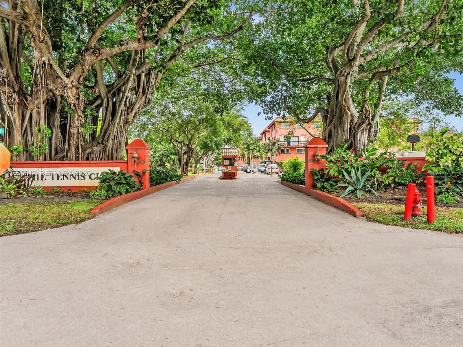 Vendido 620 Tennis Club Drive 306, Fort Lauderdale, FL 33311, Fort Lauderdale, FL 33311