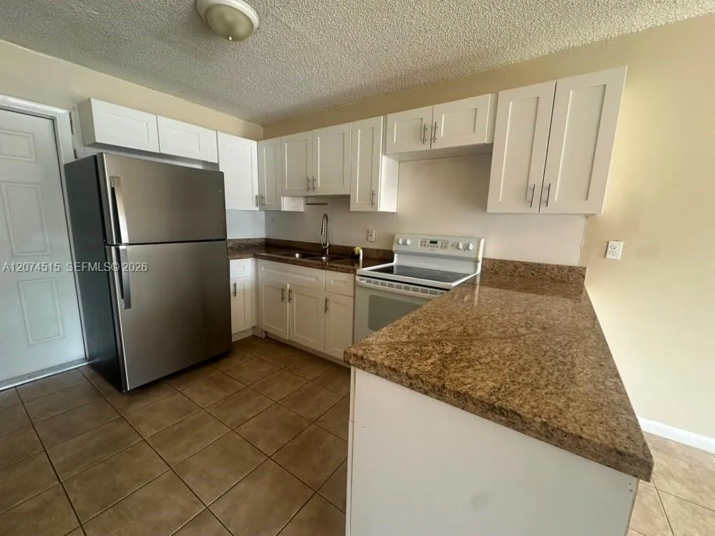 Foto de propiedad en 6200 Fillmore Street 6202, Hollywood, FL 33024 Hollywood con MLS# 