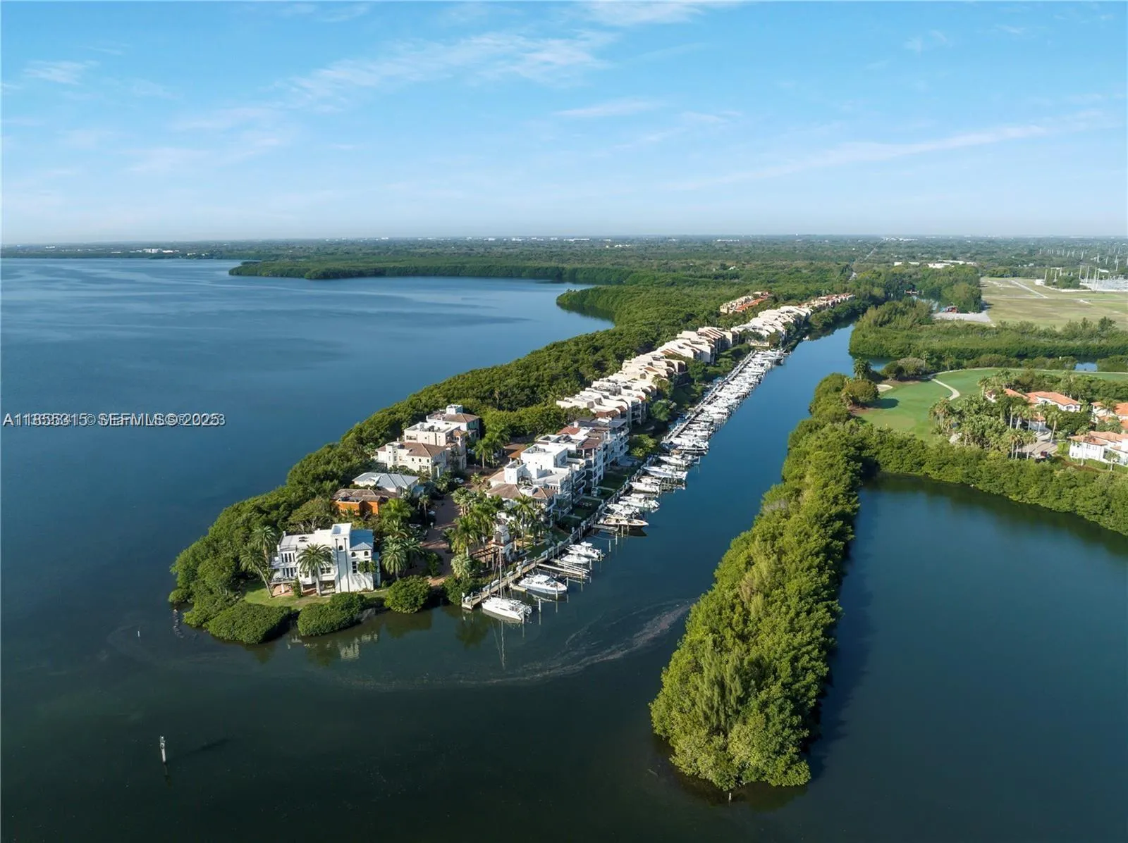 Foto de propiedad en 6200 SW 152nd Street, Palmetto Bay, FL 33157 Palmetto Bay con MLS# 