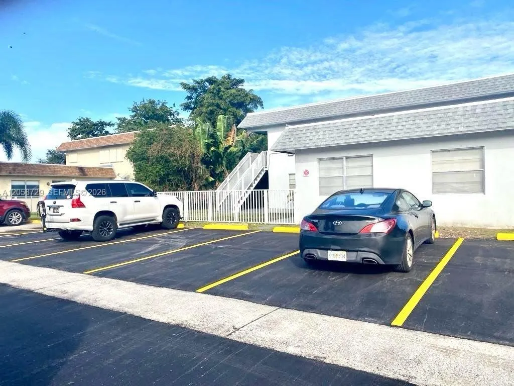 Foto de propiedad en 6201 SW 37 Court 1A, Davie, FL 33314 Davie con MLS# 