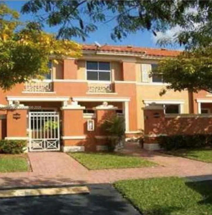 Foto de propiedad en 6202 NW 115th Place 334, Doral, FL 33178 Doral con MLS# 