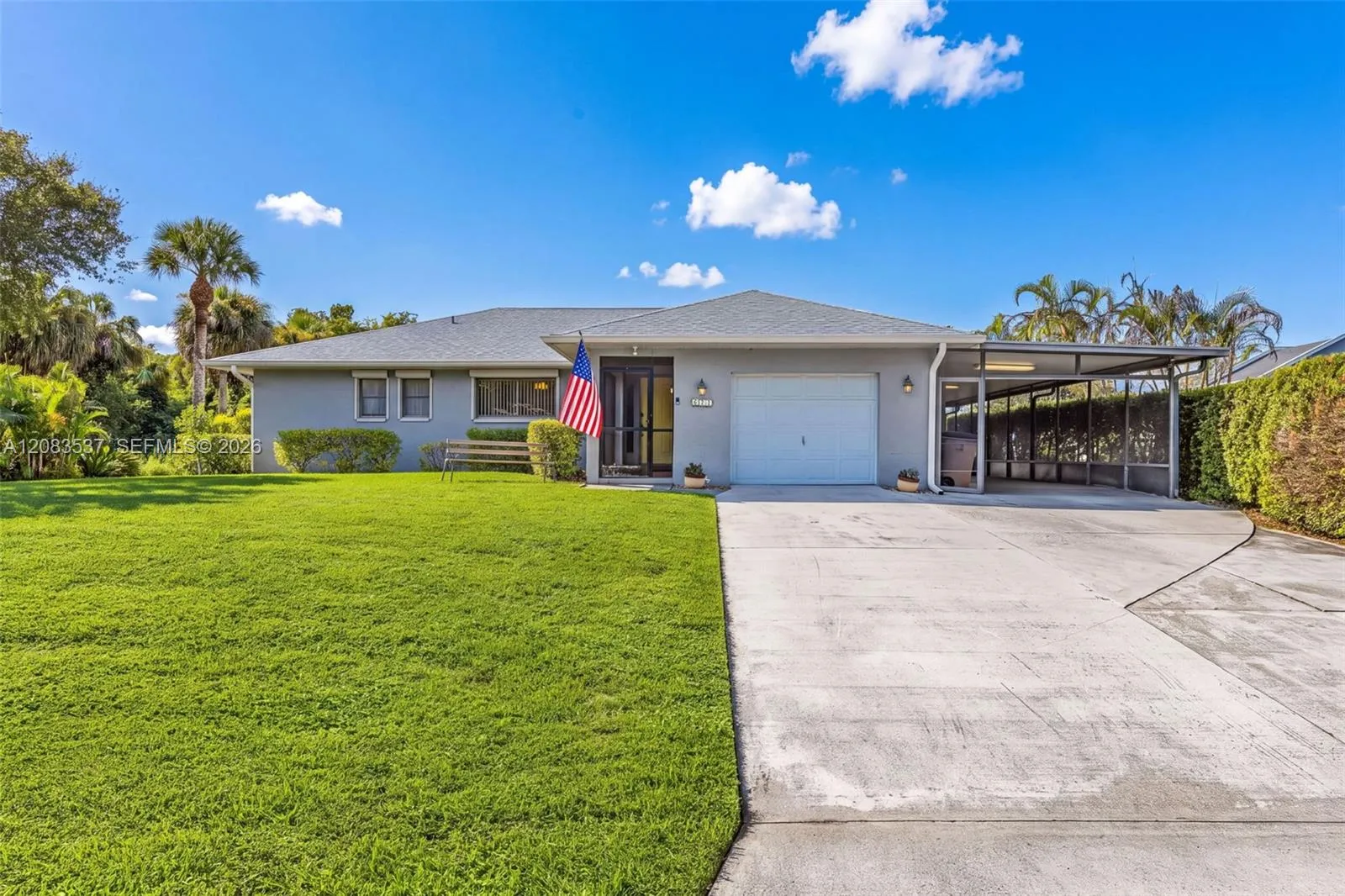 Foto de propiedad en 621 Roosevelt Avenue, Lehigh Acres, FL 33936 Lehigh Acres con MLS# 