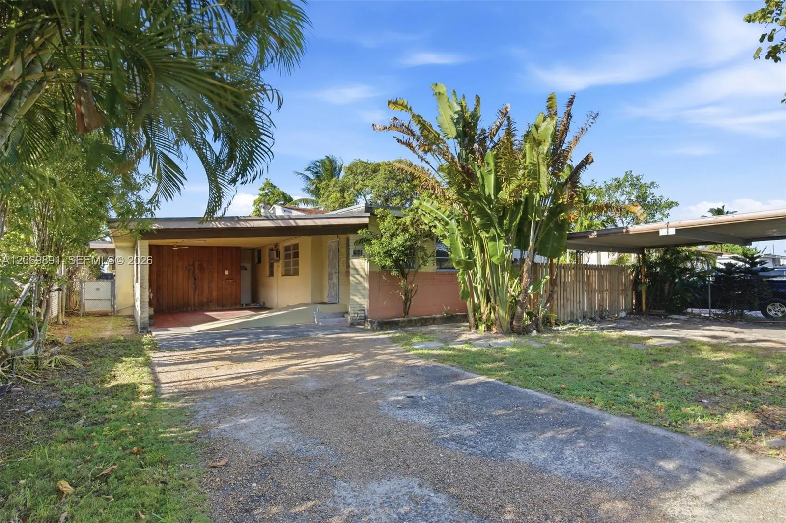 En Venta 621 SE 4th Street, Hialeah, FL 33010, Hialeah, FL 33010