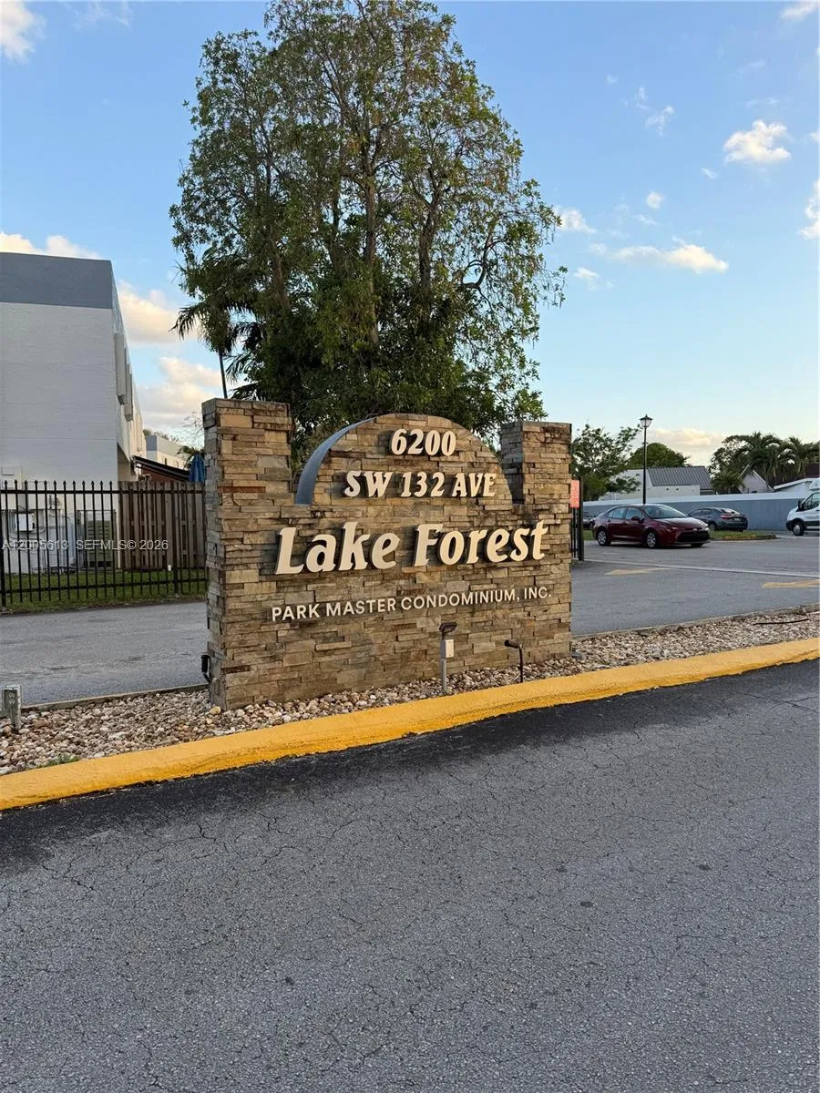 Foto de propiedad en 6219 SW 131st Place 204, Miami, FL 33183 Miami con MLS# 