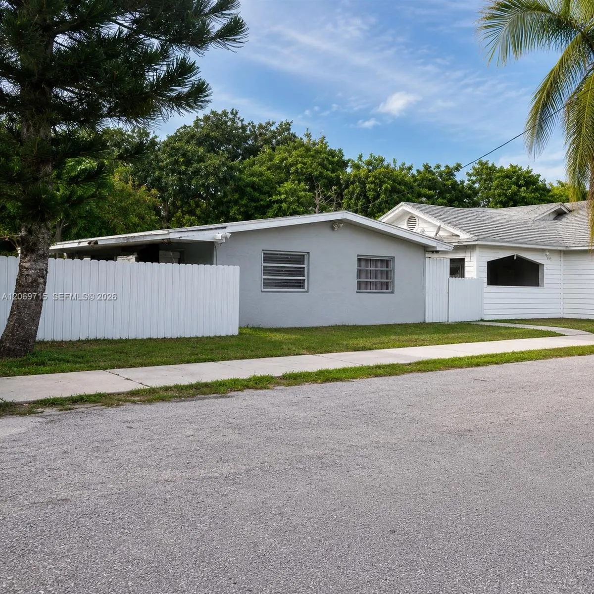 En Venta 6220 NE Miami Place, Miami, FL 33138, Miami, FL 33138