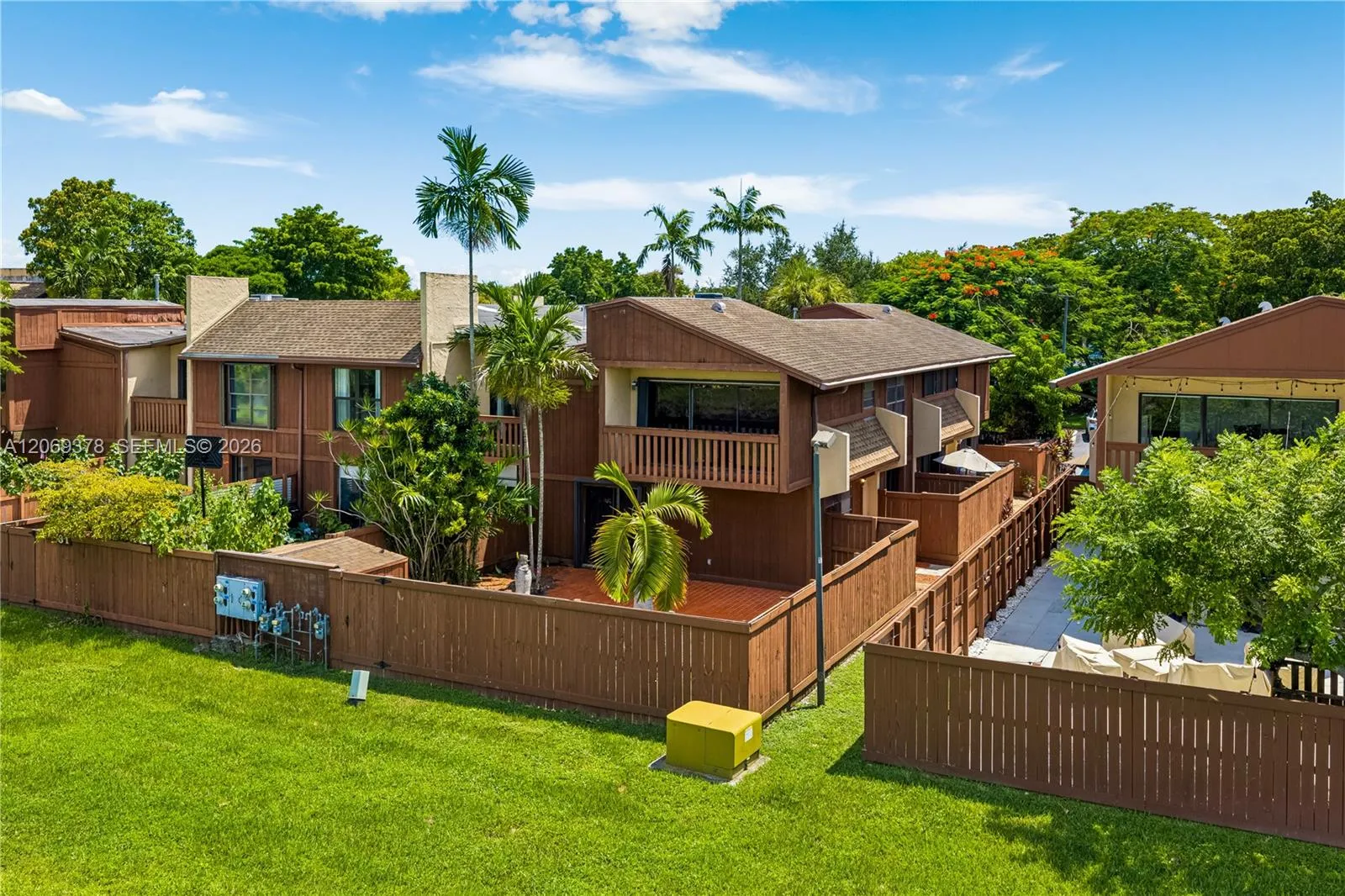 Foto de propiedad en 6231 SW 116th Place A, Miami, FL 33173 Miami con MLS# 