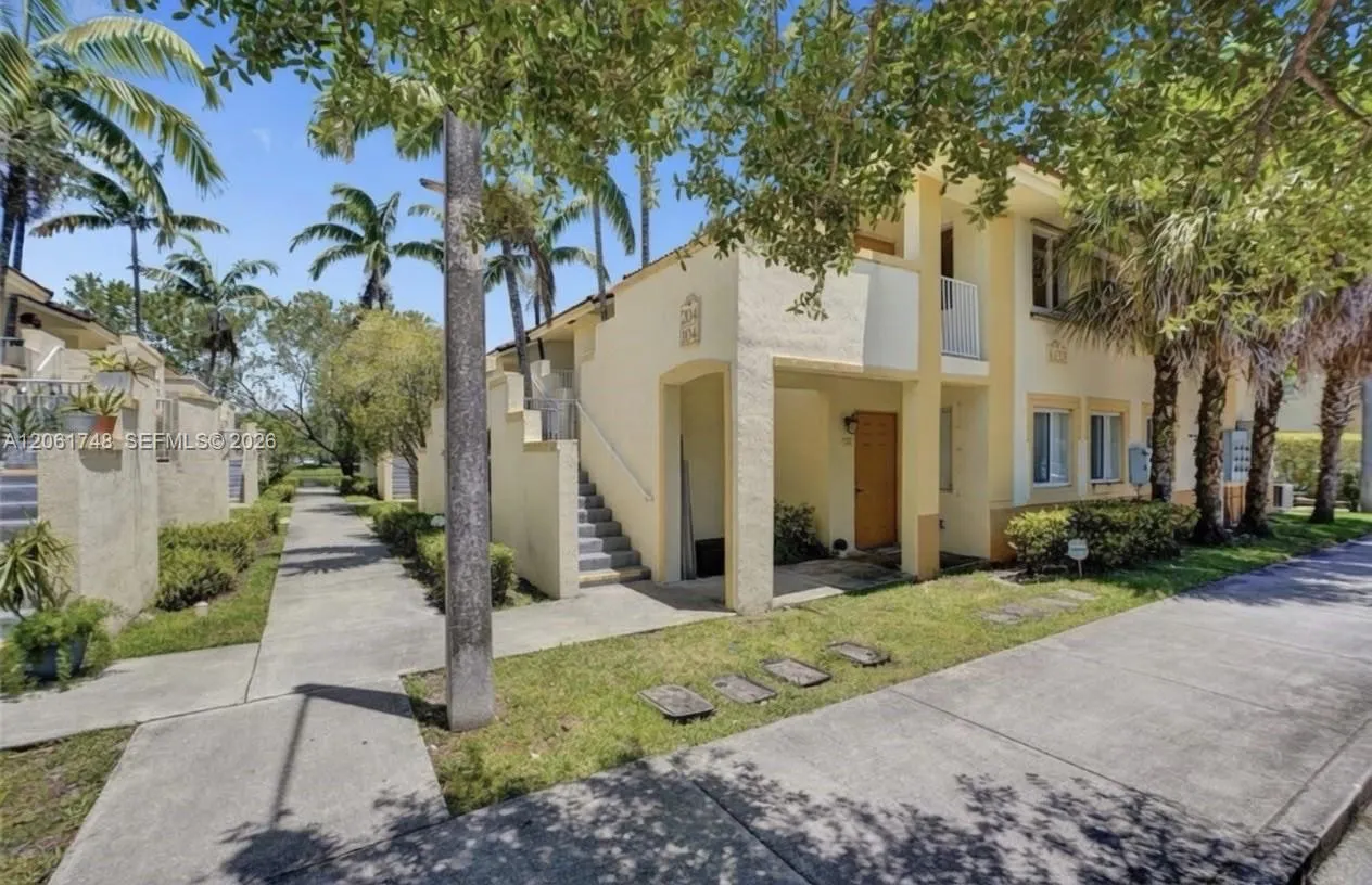 Foto de propiedad en 6235 SW 47th Manor 204, Davie, FL 33314 Davie con MLS# 